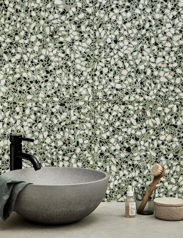 Mẫu gạch terrazzo xanh hạt lớn ốp lát nhà tắm