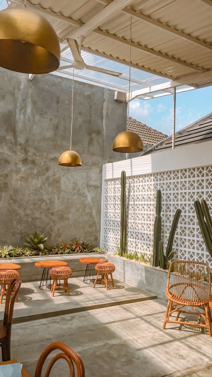 Gạch bông gió trang trí quán cafe