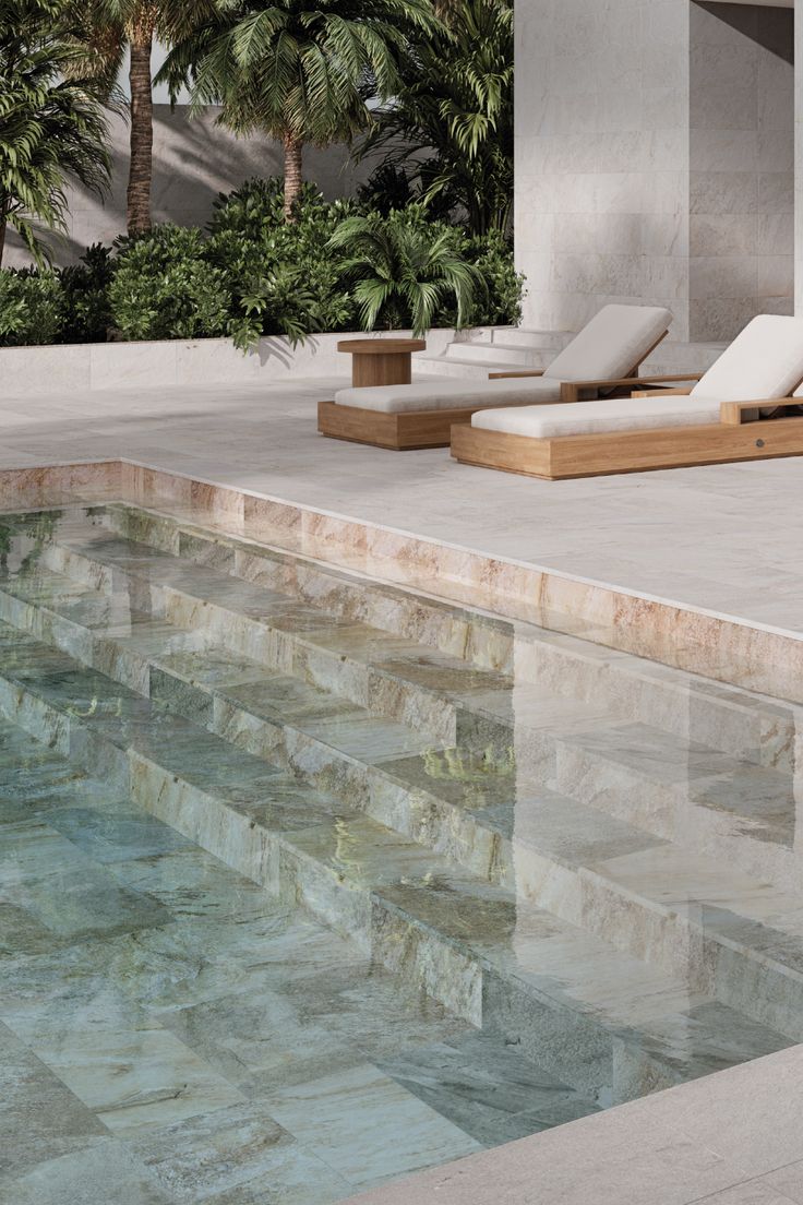 Gạch khổ lớn 30x60cm lát lòng hồ bơi