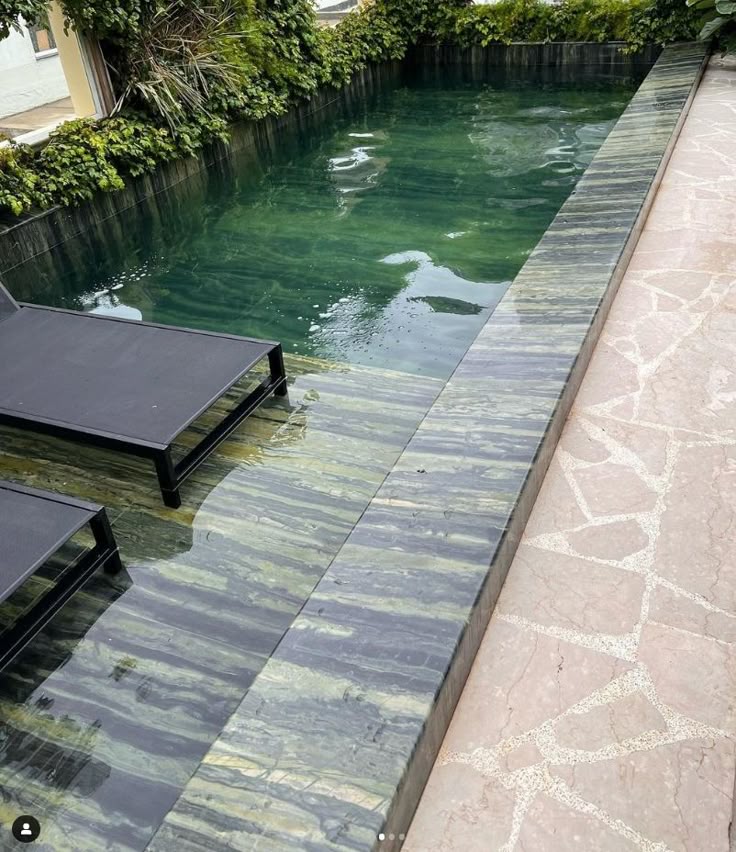 Gạch khổ lớn giả đá xanh lát lòng hồ bơi