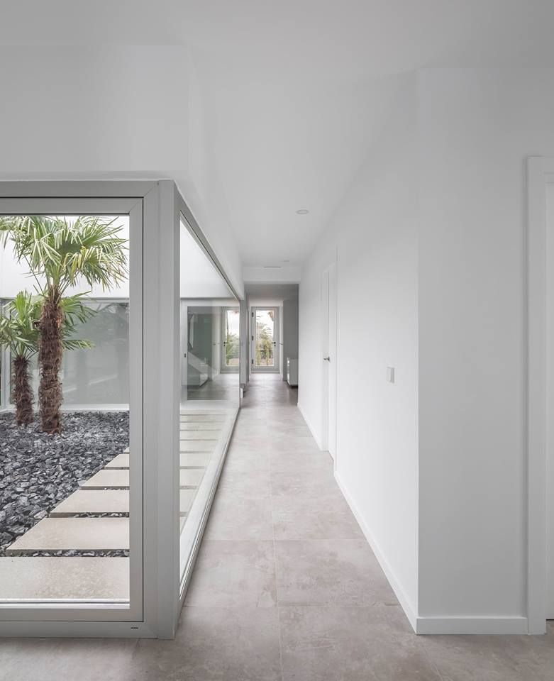 Gạch ốp sàn 30x60 nhà bếp