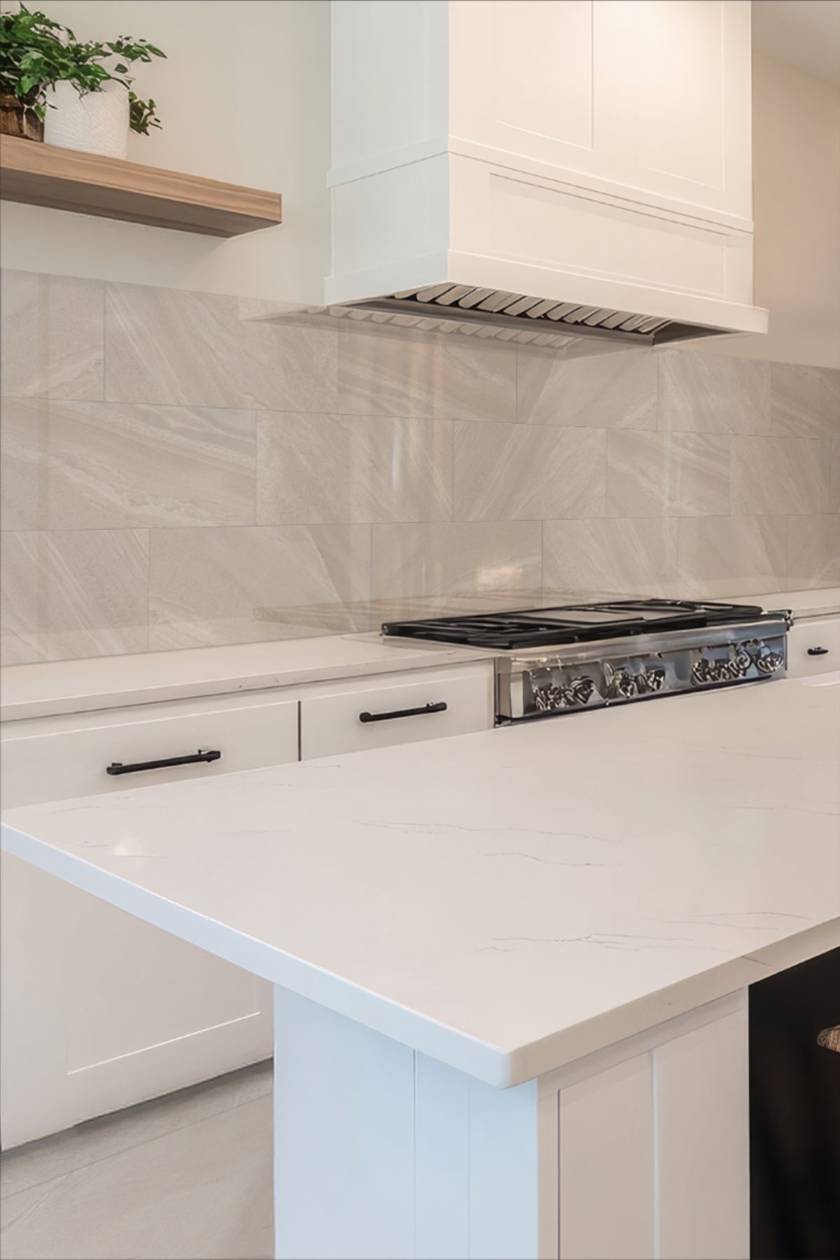 Gạch ốp sàn 30x60 nhà bếp