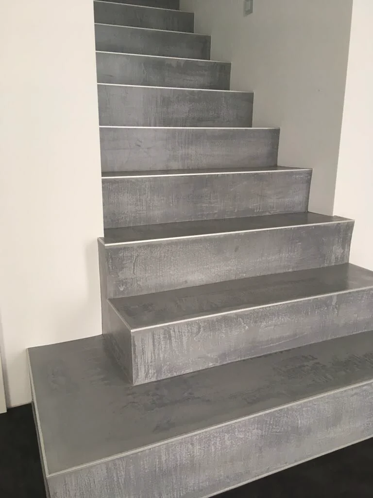 Đá nung kết ốp cầu thang vân Concrete Grey Matt
