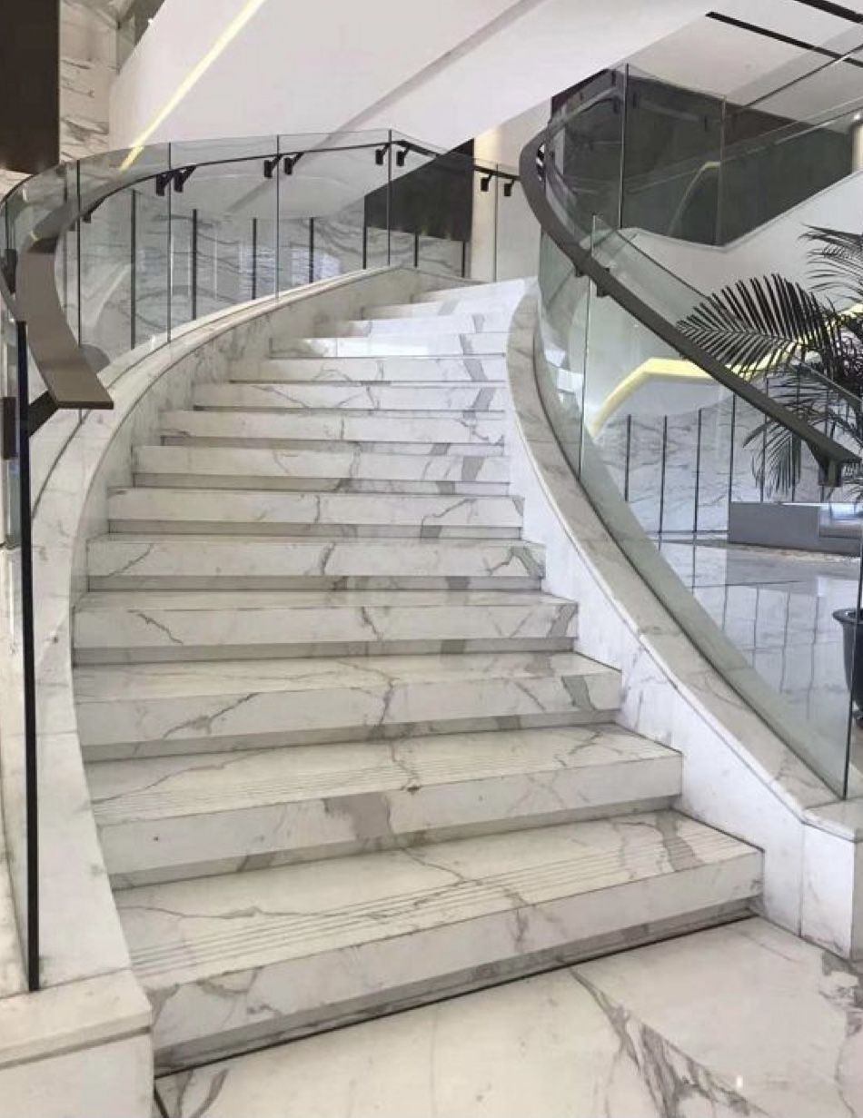 Đá nung kết ốp cầu thang vân Pietra Statuario